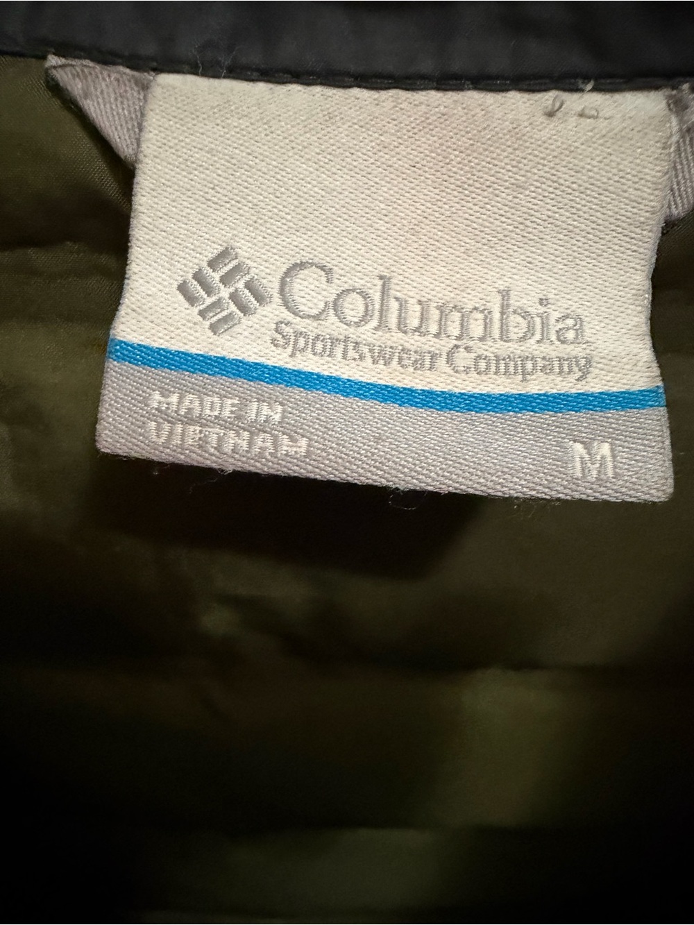 Columbia Olive Green Puffer Jacket with Pink Zippers - Picture 6 of 11